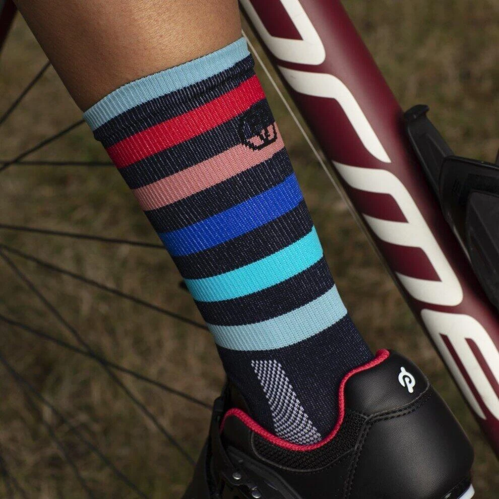 Proviz Classic Podium Mid Length Cycling Socks - Image 2